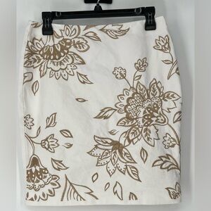 BODEN WHITE TAN/GOLD FLORAL PENCIL‎ SKIRT BACK ZIPPER. FULLY LINED WELL TAILORED